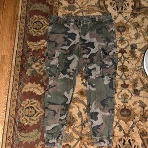 Men’s Old Navy Camo Cargo Pants Tapered Elastic Pant Cuff Size 36/30